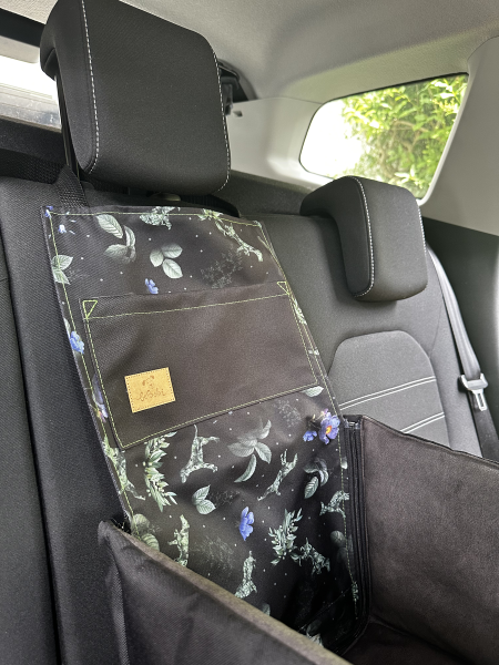 Mik &ndash; Dog Car Seat Mat for the Middle Seat PAWradise with Built-In Bed and Safety Belt