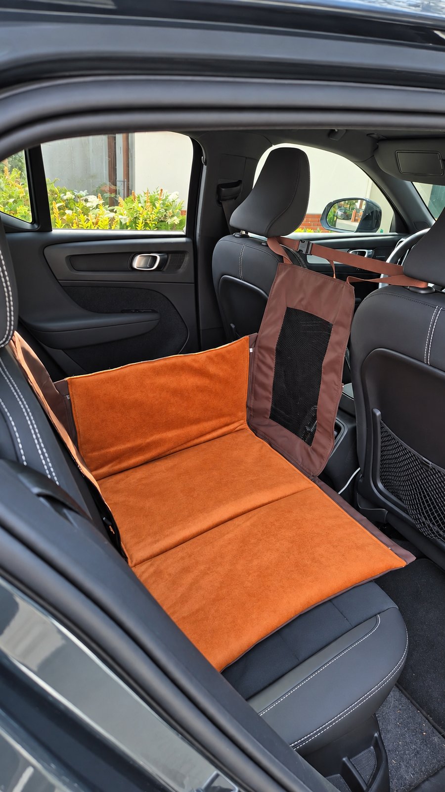 Mik - car mat with dog bed for the middle of the back seat WITH A SEAT BELT